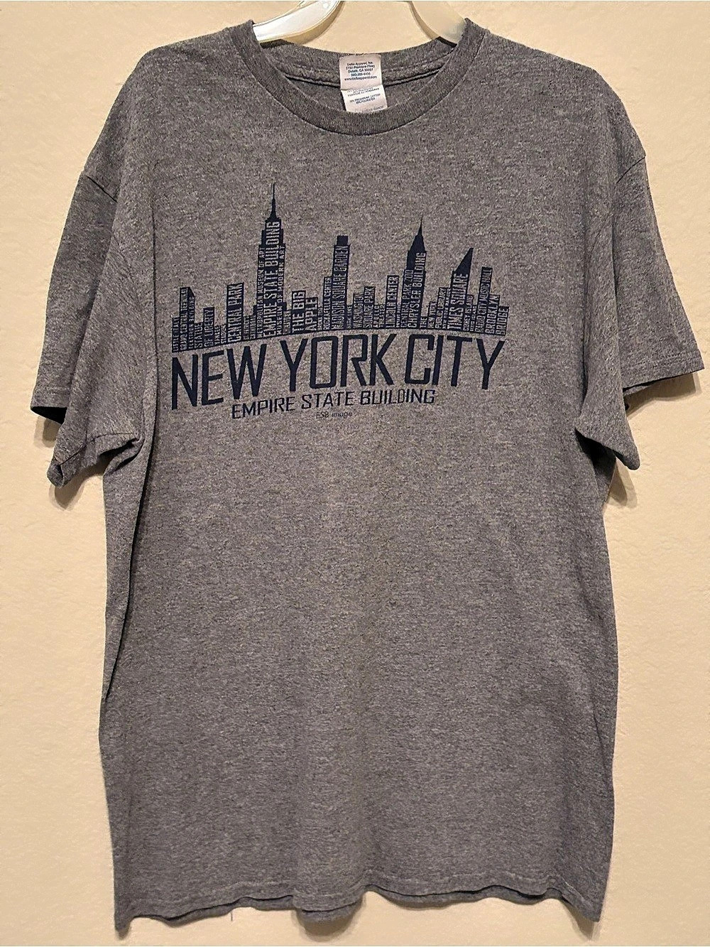 New York City - Empire State Building Graphic Tee | Size Medium